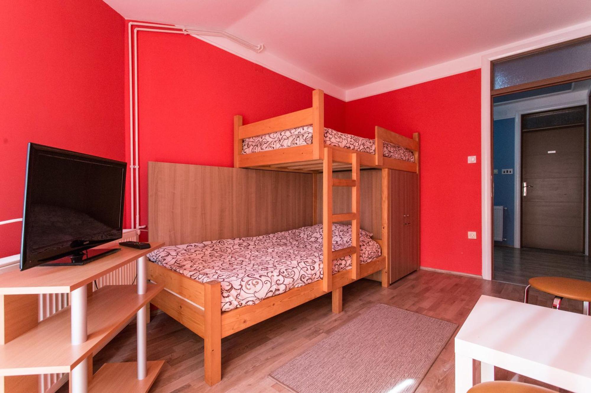 Hostel Day 'N' Night Ni Стая снимка