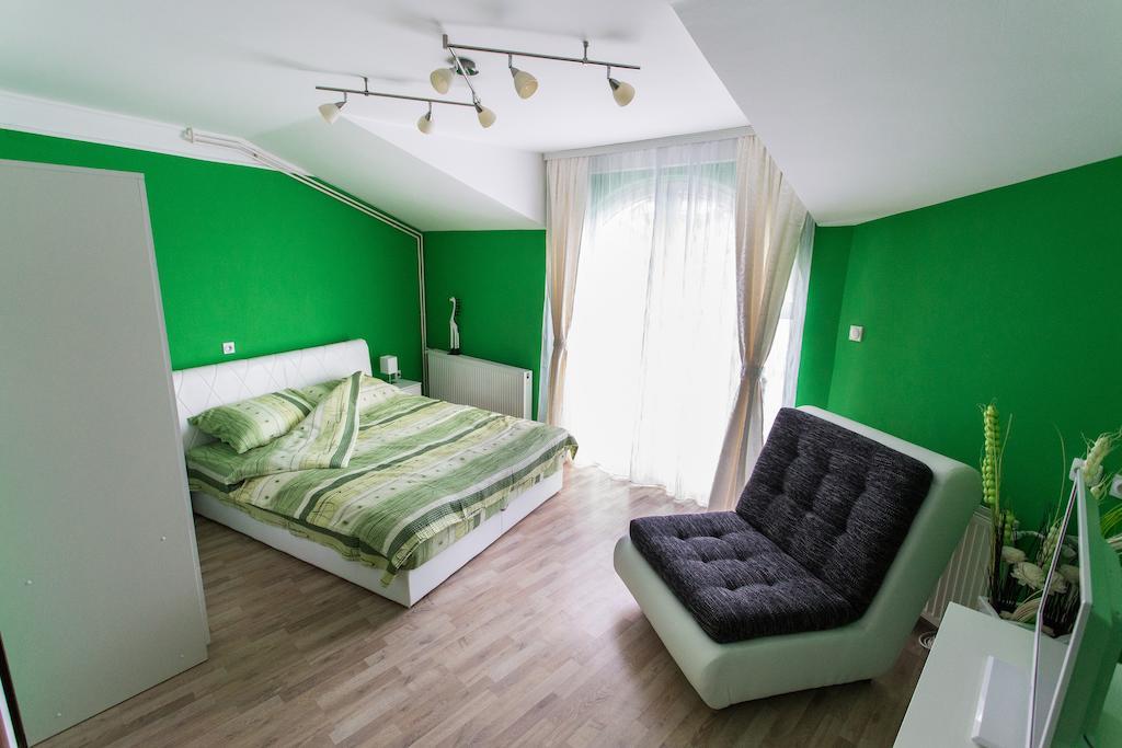 Hostel Day 'N' Night Ni Стая снимка